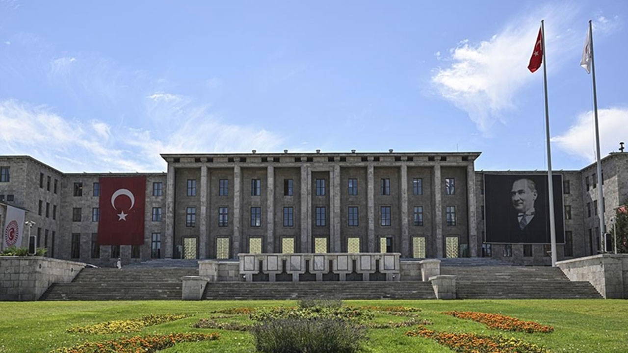 Son Dakika... TBMM'de stajyer öğrencilere istismar skandalında soruşturma tamamlandı: 5 kişi hakkında dava açıldı