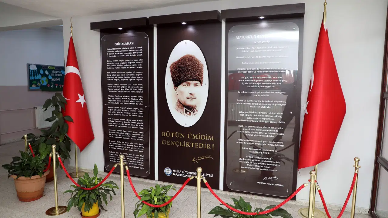 Okullar yenilendi, Atatürk köşeleri düzenlendi
