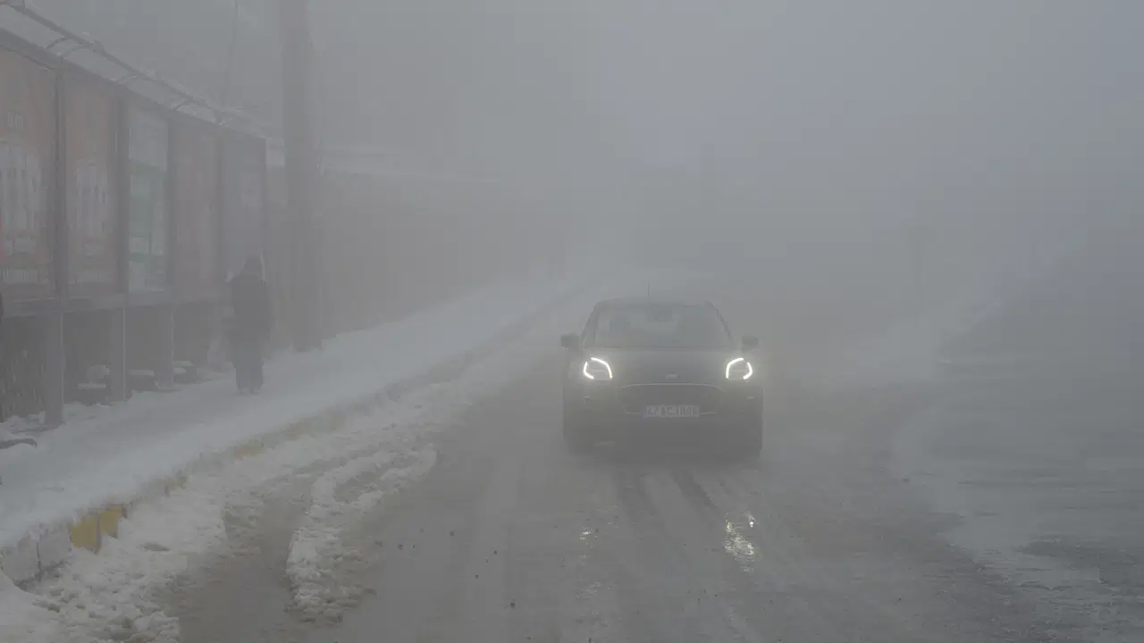 Mardin'de kar yağışı ve sis: Görüş mesafesi 10 metreye kadar düştü