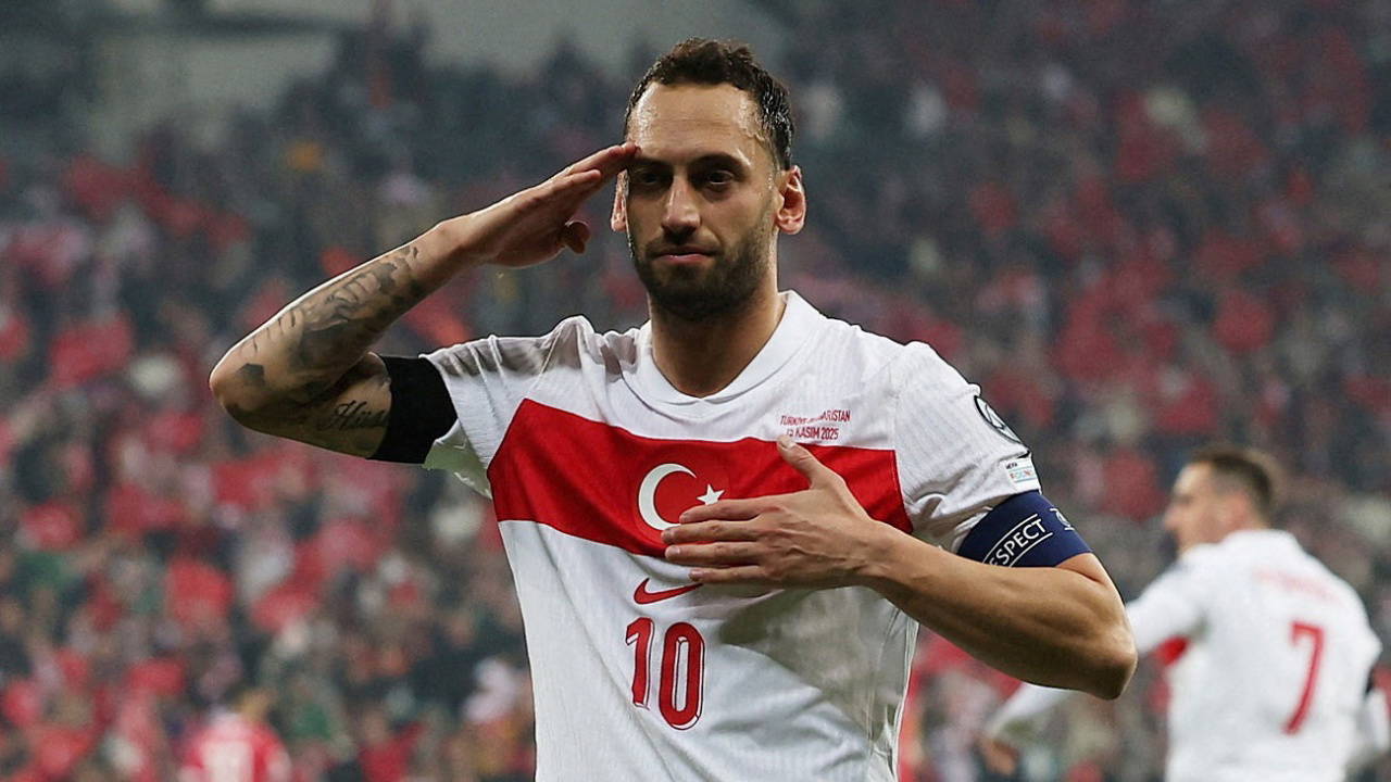 Milli takımda Hakan Çalhanoğlu'ndan kötü haber!
