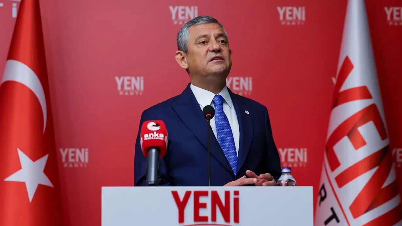 Özgür Özel Mersin'de: Vahap Seçer ve iki belediye başkanını ziyaret edecek