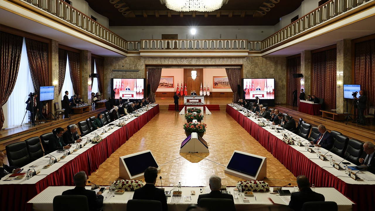 TBMM'de 'bayram sonrası' hazırlığı… Süreç komisyonundaki partiler, TBMM Başkanı Kurtulmuş'a 'tekliflerini' iletecek