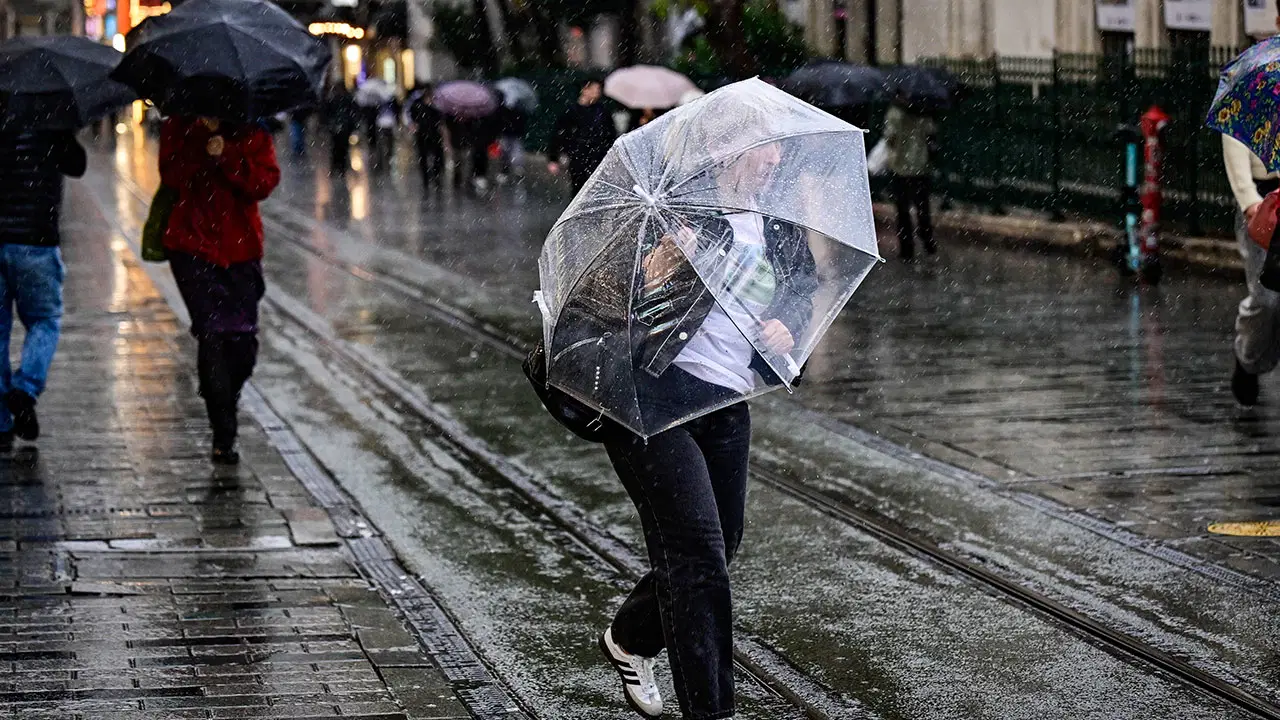 AKOM İstanbul için tarih ve saat verdi: Kuvvetli yağış ve fırtına uyarısı