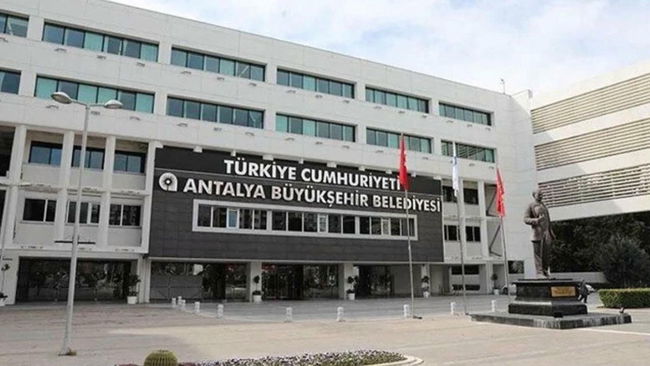 Antalya Büyükşehir Belediyesi'ne operasyon: 27 kişi adliyeye sevk edildi