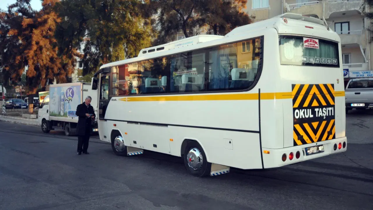 İzmir'de fazla servis ücreti isteyen taşımacıya ağır yaptırım: Cezası 88 bin 830 TL