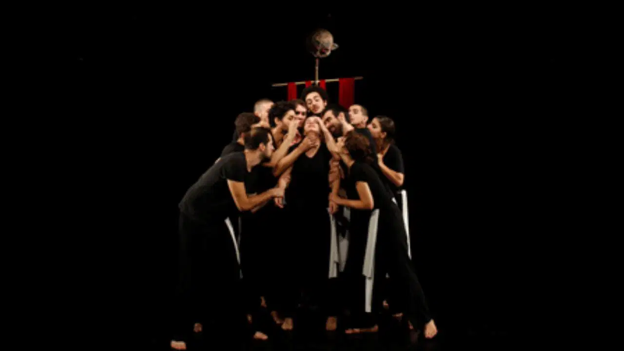 CAS’ın sahnelediği ‘Saloz’un Mavalı’ önümüzdeki sezon da devam edecek: Ne faşizm öldü ne de sömürü...