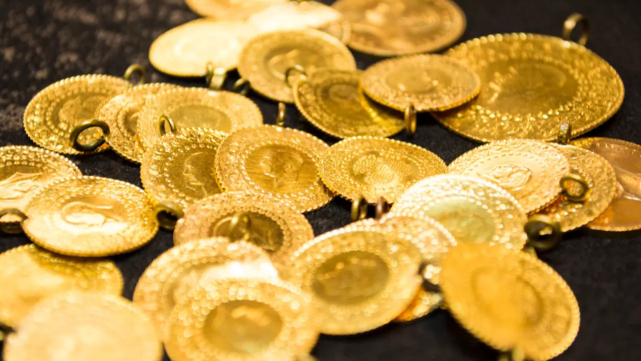 Dolar geriledi altın fiyatları yükseldi: Rakamlar yeni haftaya nasıl başladı? Güncel altın fiyatları 9 Şubat 2026 Pazartesi... Gram, çeyrek ve Cumhuriyet altını bugün ne kadar oldu?