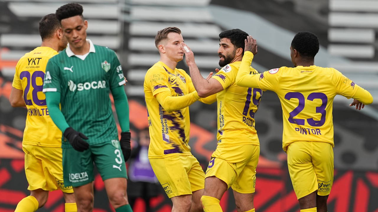 Eyüpspor Türkiye Kupası'nda Umut Bozok ile güldü!