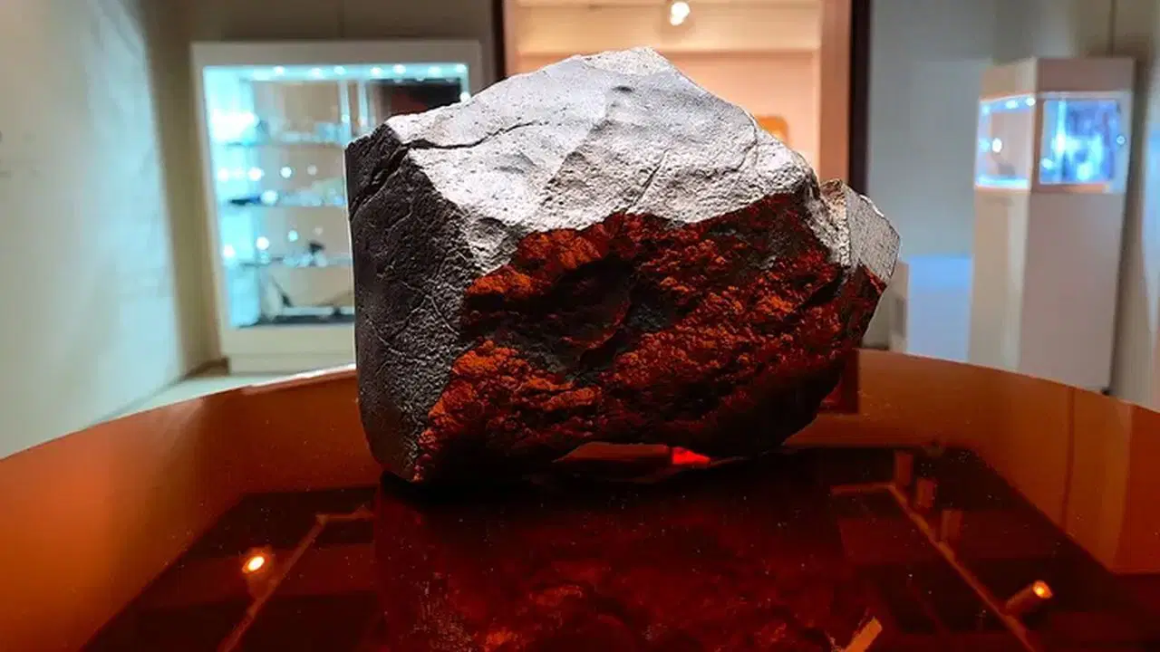 Mars’tan, Dünya'ya düşen en büyük meteorit açık artırmada