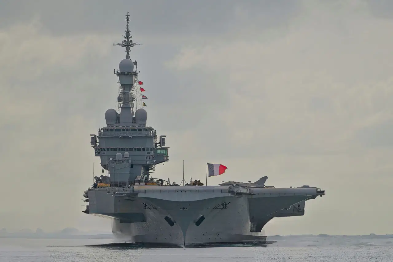 Koşu uygulaması savaş gemisinin yerini ifşa etti