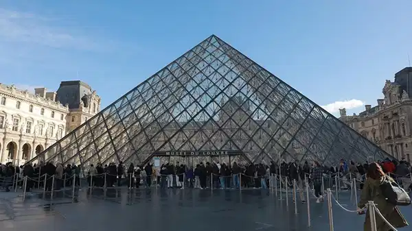 Louvre Müzesi soygununda yeni gelişme: 1 kişi daha gözaltına alındı