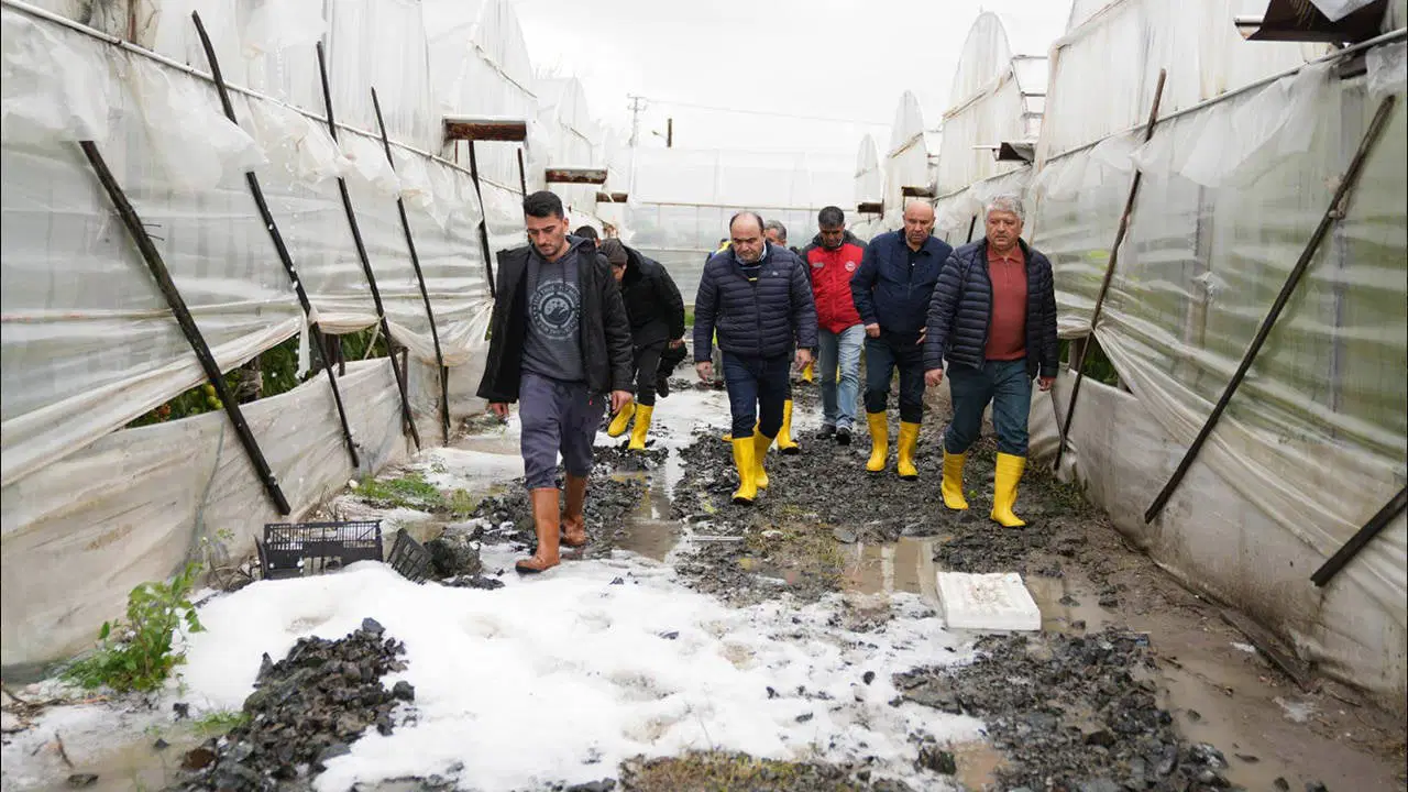 Seydikemer’de hortum, fırtına ve dolu seraları vurdu