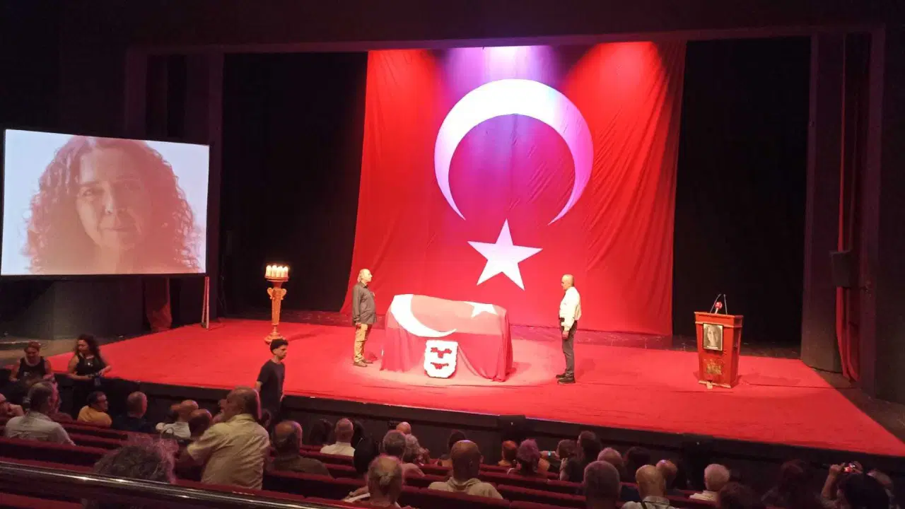 Bilgesu Erenus, son yolculuğuna uğurlandı