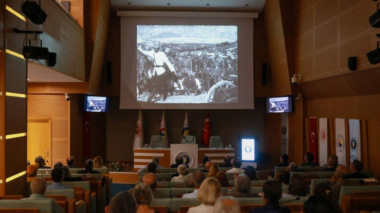 102 yıllık Türk filmi “Zafer Yollarında” filmi izleyicilerle buluştu