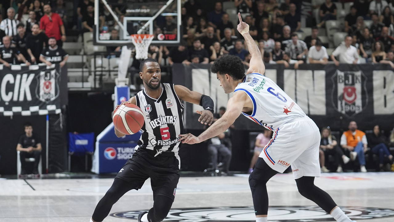 Anadolu Efes ile Beşiktaş Fibabanka, serinin 3. maçında karşı karşıya! 