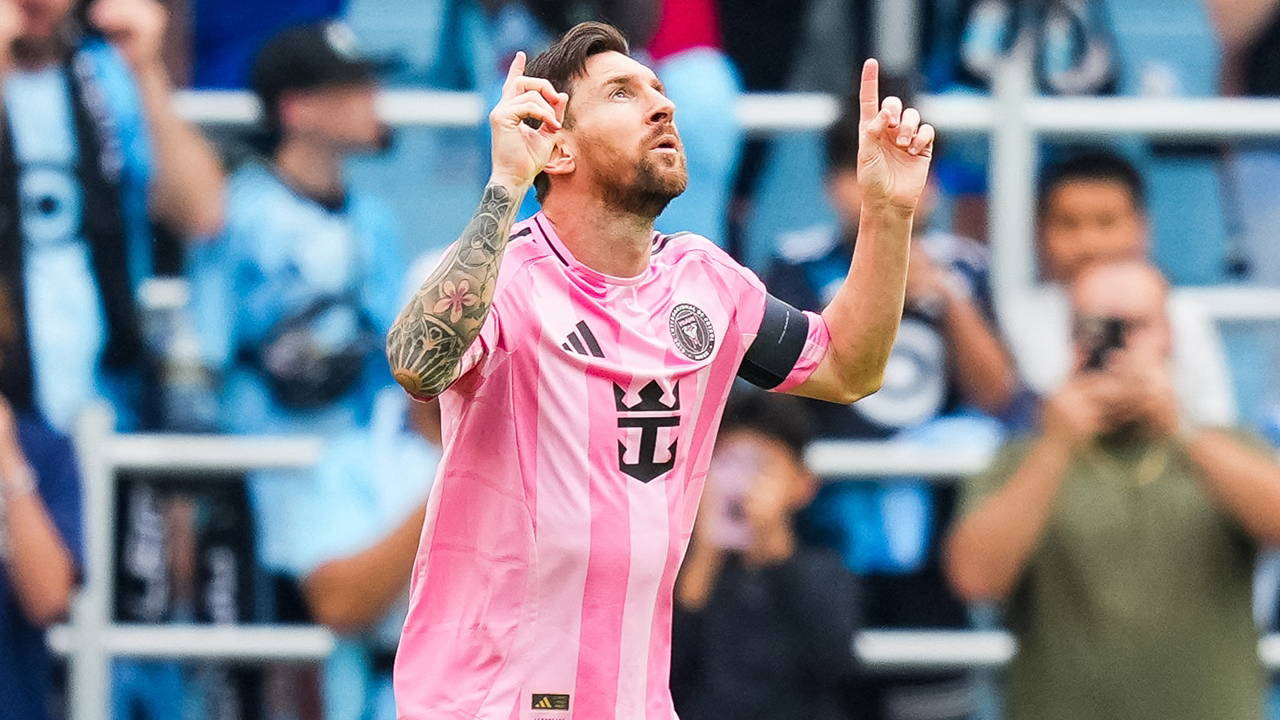 Lionel Messi'nin en sevdiği gol sanat eserine dönüşüyor!