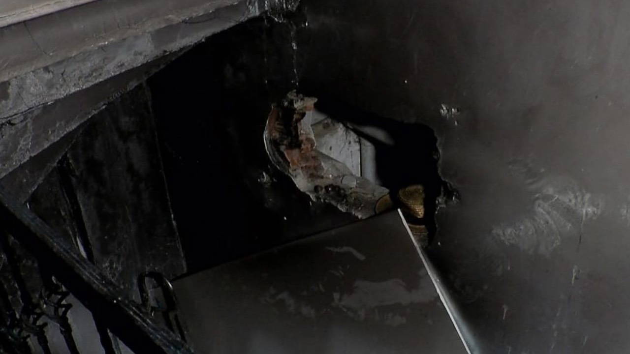 İstanbul'da erkek dehşeti! Eski eşinin evine yanıcı madde attı