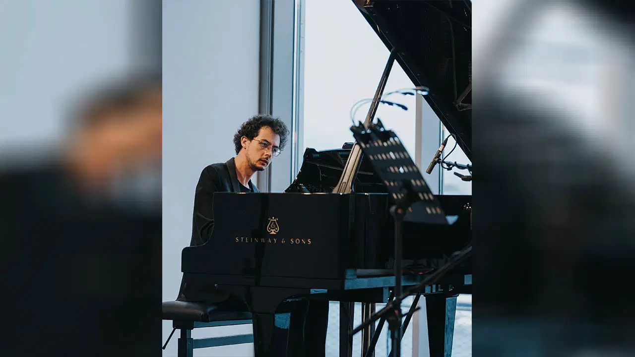 CRR Orkestrası’nın solisti Can Çakmur