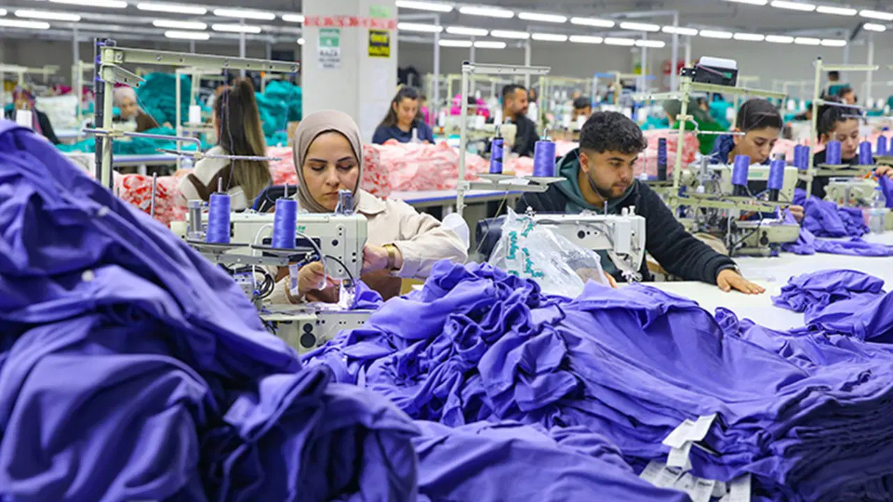 DİSK-AR açıkladı: Asgari ücret cebe girmeden bin 359 TL eridi