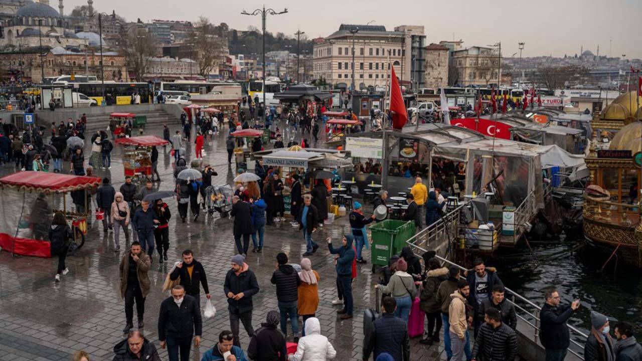 Türkiye'ye göç edenlerin sayısı azaldı: En çok hangi ülkenin vatandaşları geliyor?