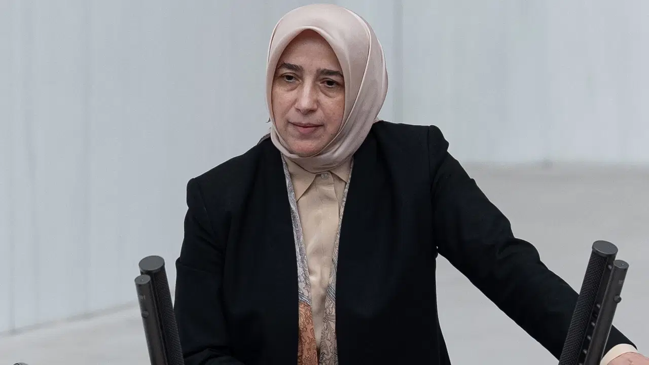 AKP'li Özlem Zengin'den Meclis'te ilginç talep: 'Holokost filmleri yasaklansın'