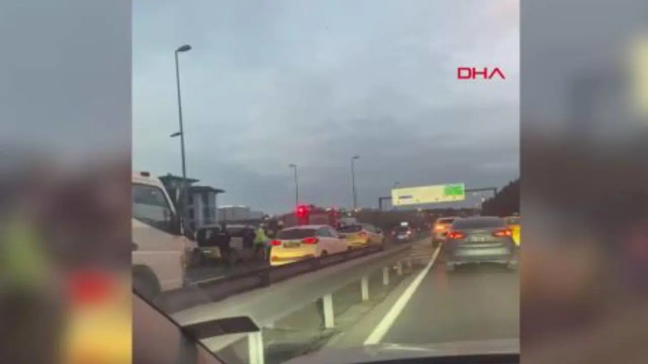 Yenibosna D-100 Karayolu'nda zincirleme kaza... Yaralılar var!