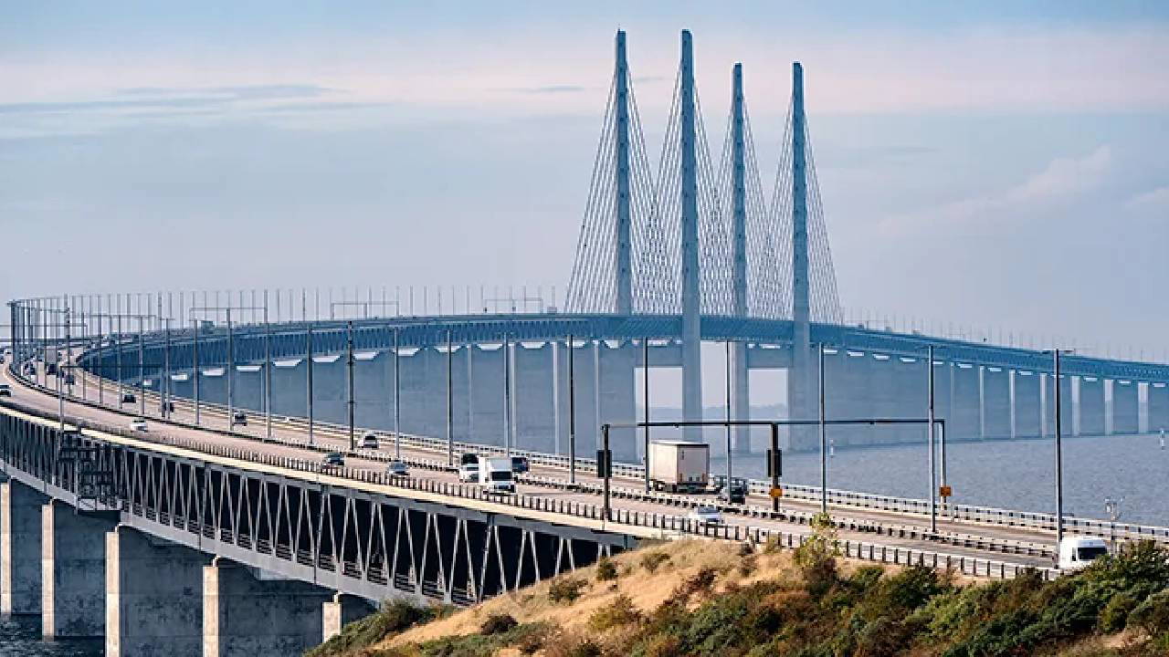 Köprüler yaptılar gelip geçmeye