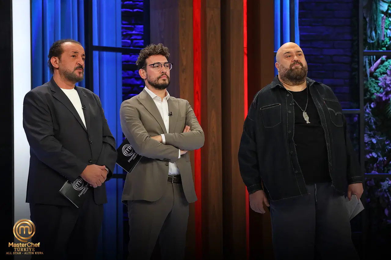 MasterChef All Star Altın Kupa'da altın önlük oyununu hangi takım kazandı? 22 Aralık Pazartesi günü MasterChef All Star Altın Kupa'da altın önlüğün ilk sahibi kim oldu?
