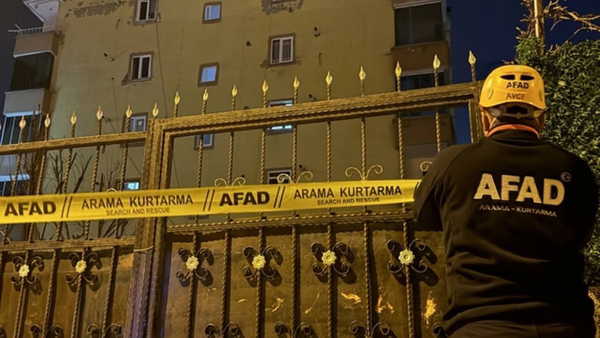 Kolonlarından çatlama sesi geldiği için tahliye edilmişti: O bina için yıkım kararı çıktı