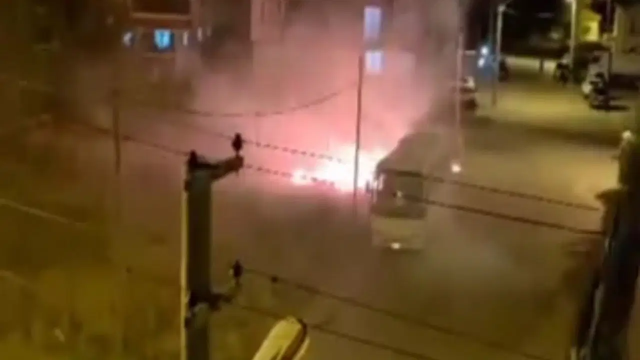 Yangın çıkarıp söndürülmesini izledi, taksiyle kaçtı
