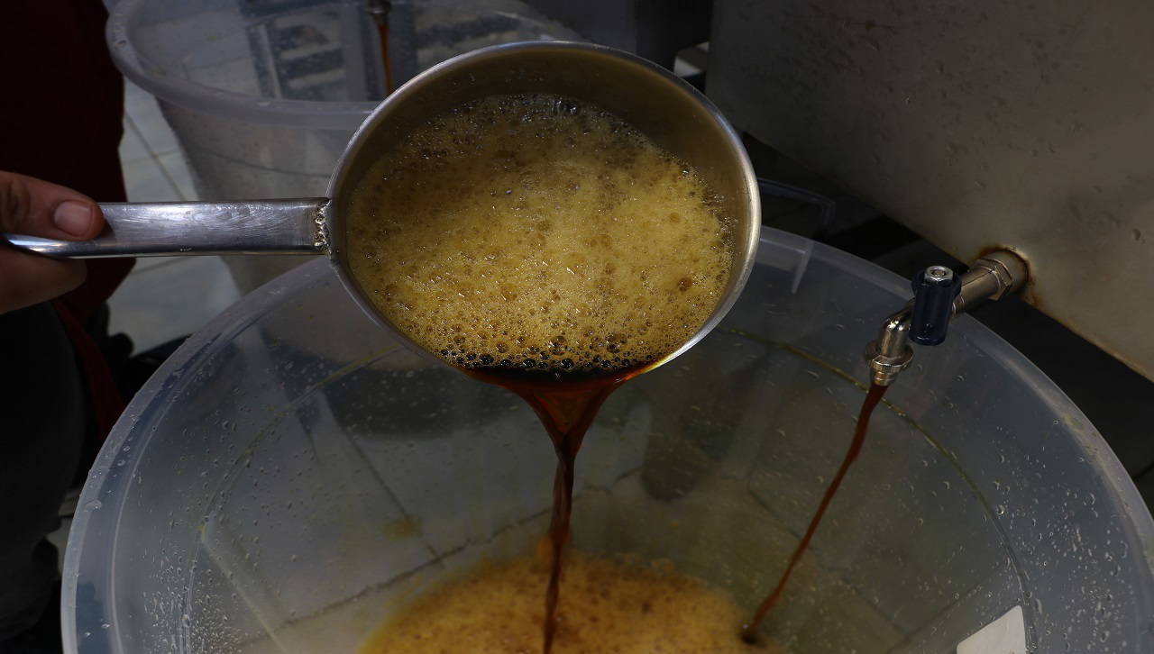 Gaziantep’te bu lezzet için kuyruğa giriyorlar: Fırat kenarından gelen şifa! Litresi 25 lira