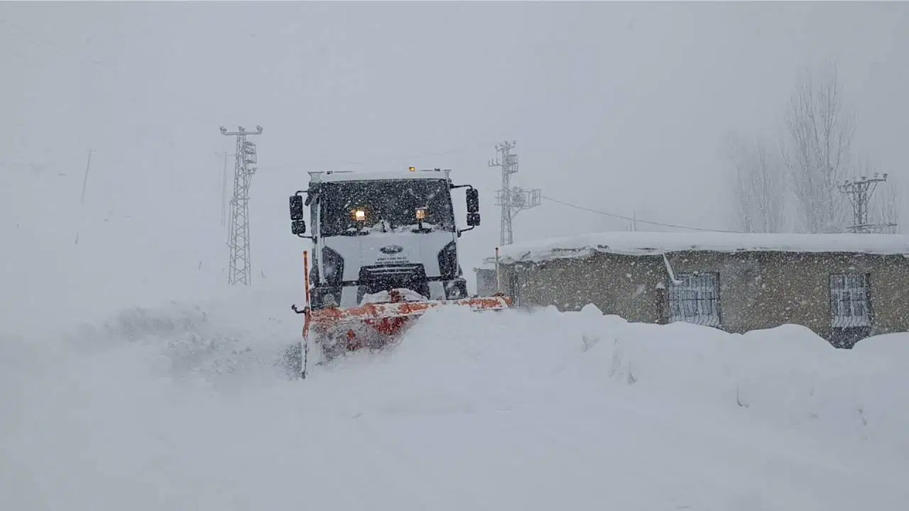 Bingöl, Elazığ, Siirt, Şırnak, Batman ve Mardin'de 1743 yerleşim yerine ulaşım sağlanamıyor