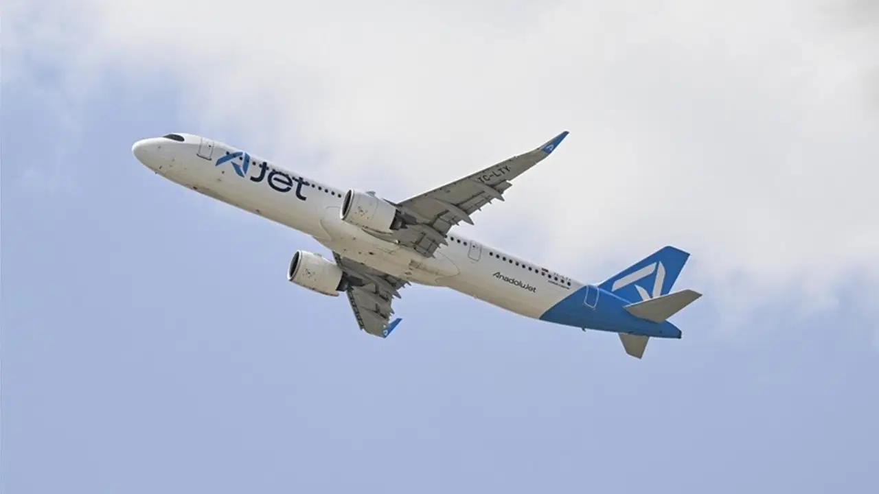 Son dakika... AJet'in Tahran uçağı Ankara'ya acil iniş yaptı!