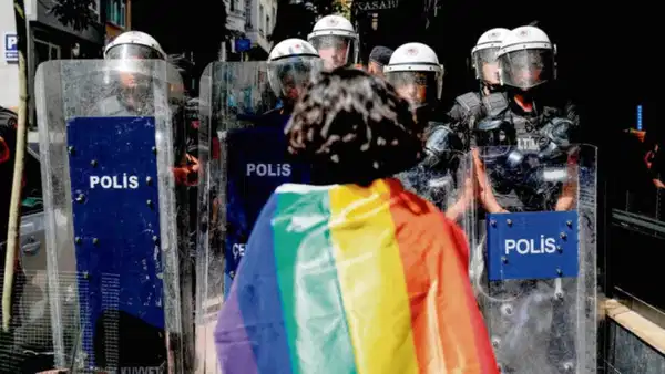 LGBTİ+ operasyonlarında gözaltına alınanların avukatı: 'Özel fotoğraf ve mesajlar delil yapıldı'