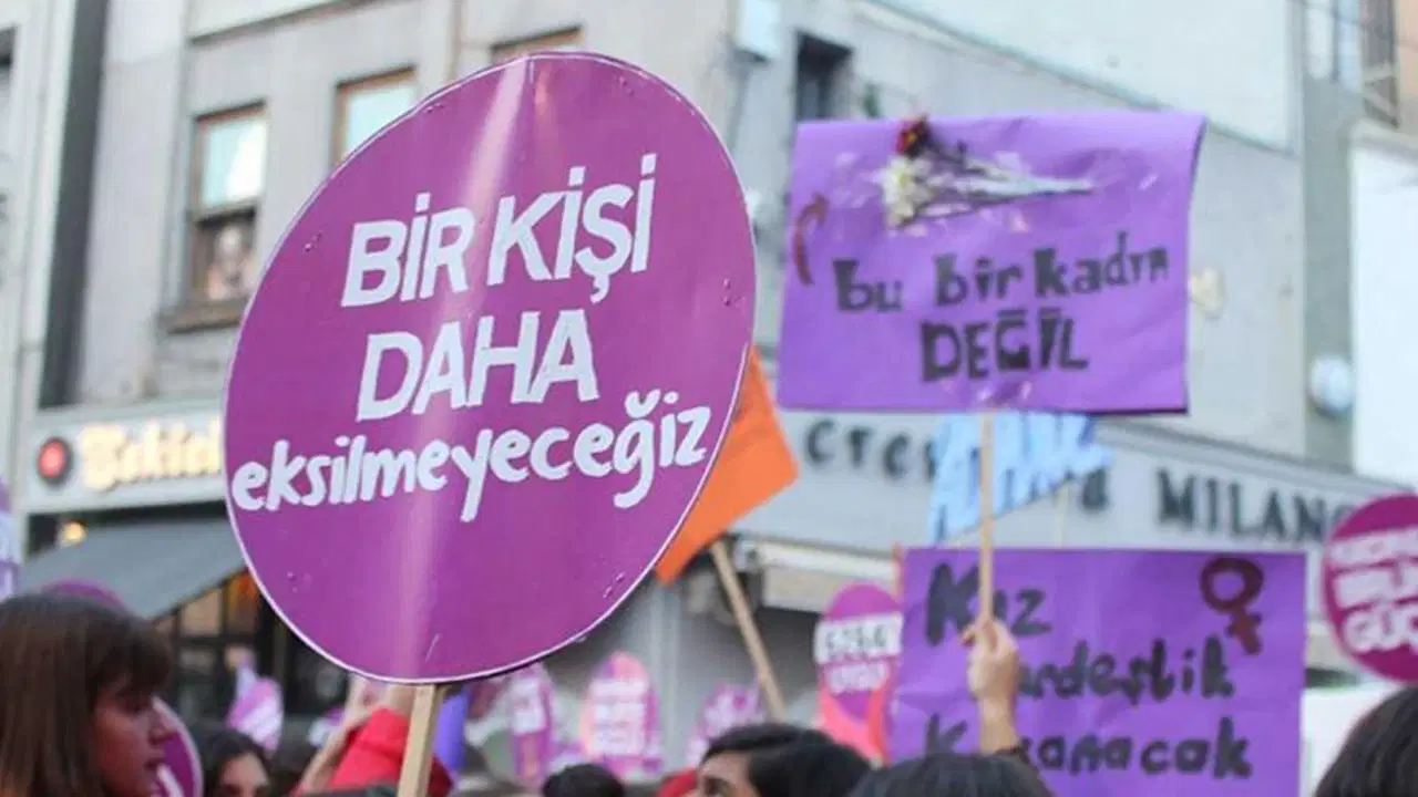 Muğla'da bir erkek eşini öldürüp intihar etti