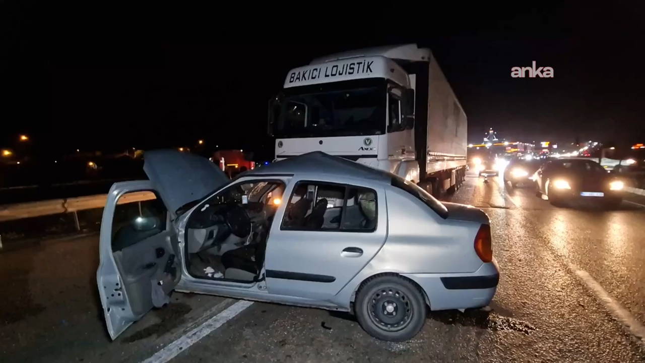 TIR ile otomobil çarpıştı: Aynı aileden 6 kişi yaralandı!