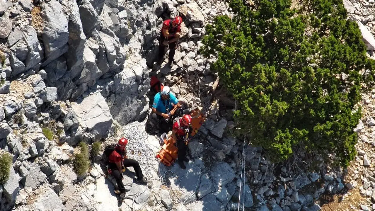 Ölüdeniz’de paraşüt kazası: Pilot ve Çin uyruklu turist hayatını kaybetti