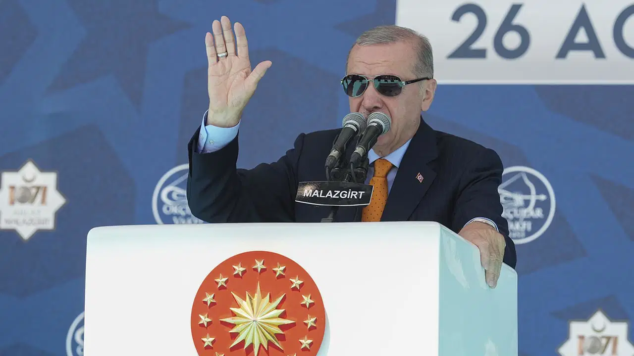Erdoğan Suriye'yi işaret etti: 'Yönünü Ankara'ya ve Şam'a dönenler...'