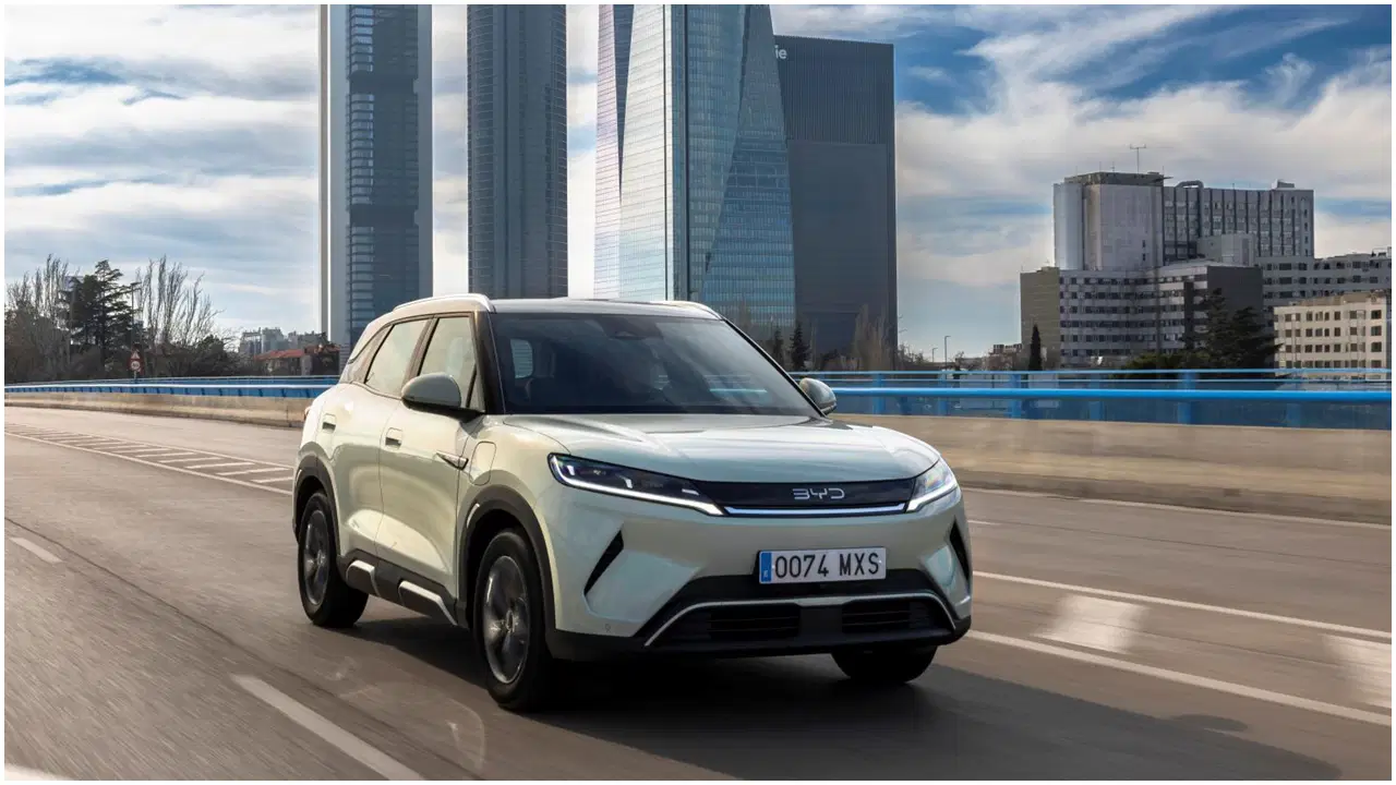 Çin rekabeti Avrupalı otomobil üreticilerini içten yanmalı motorlu modellere yöneltiyor...