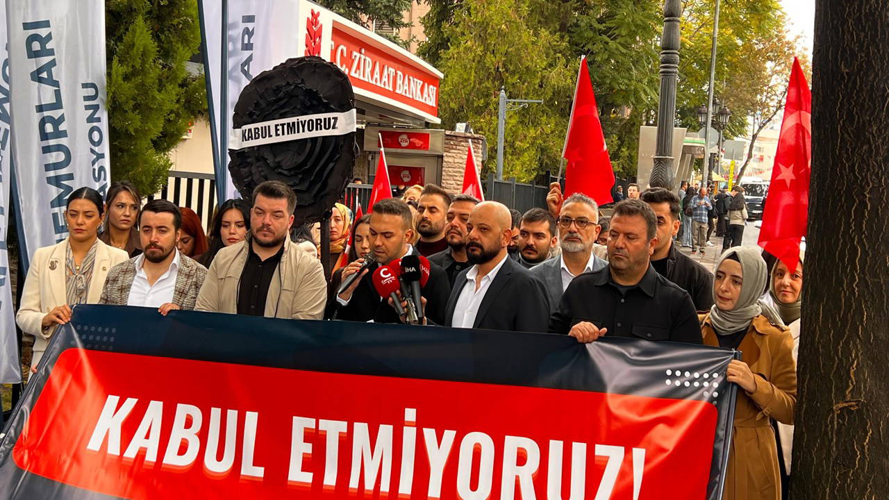 Sağlıkçılardan 'promosyon' protestosu: 'Bankaların gelir kapısı haline dönüştürüldü'