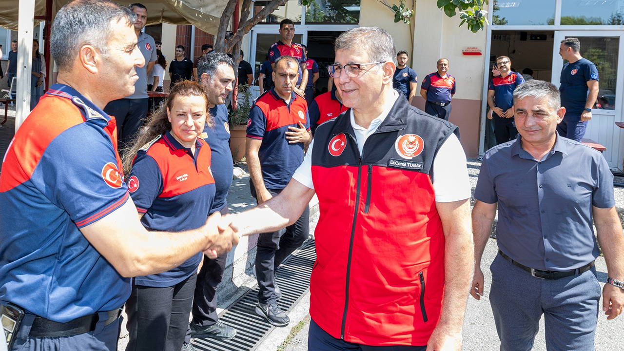 Cemil Tugay’dan, orman yangınlarında mücadele veren personele teşekkür ziyareti: 'Sizler bize emanetsiniz'
