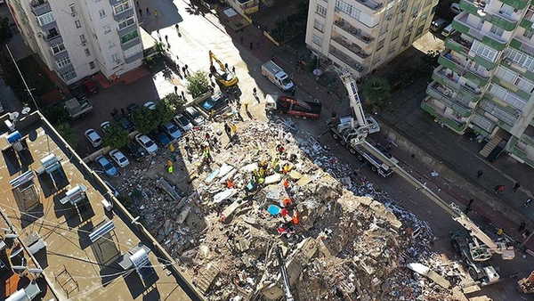 Depremde yıkılan Hasan Alpargün Apartmanı'nın dosyası istinafta: 'Ailelerin adalet çığlığına ses olmaya çağırıyoruz'