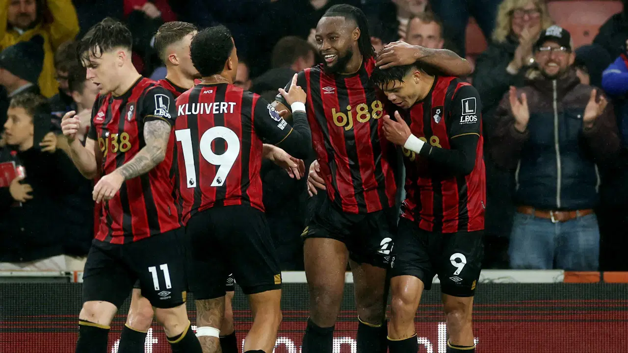 Bournemouth, 3 puanı 3 golle aldı!