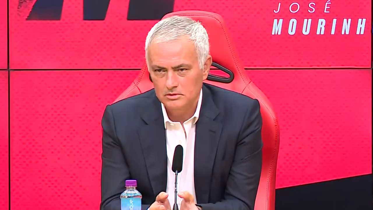 Jose Mourinho resmen Benfica'da!