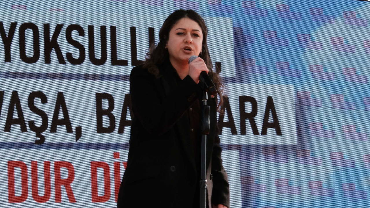 CHP İstanbul İl Başkanlığı polis ablukasında... DEM Partili Koca: Parti üyelerimiz gözaltına alınıyor