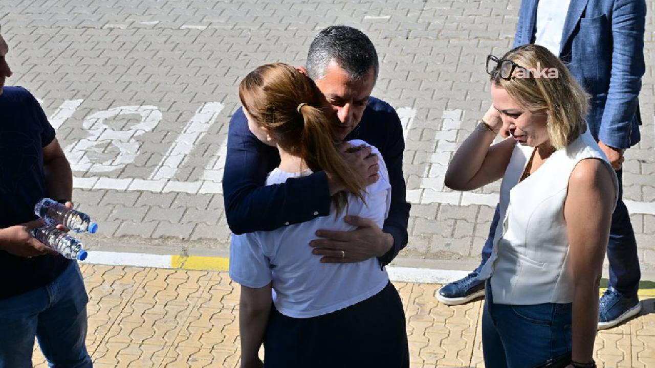 Özgür Özel, Nehir Zeyrek'i sınavın ikinci gününde de yalnız bırakmadı!