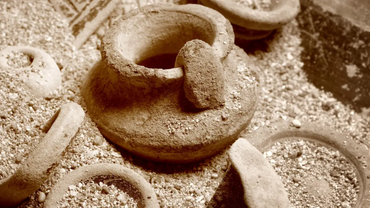 Geçmişi ararken bugünü ele vermek