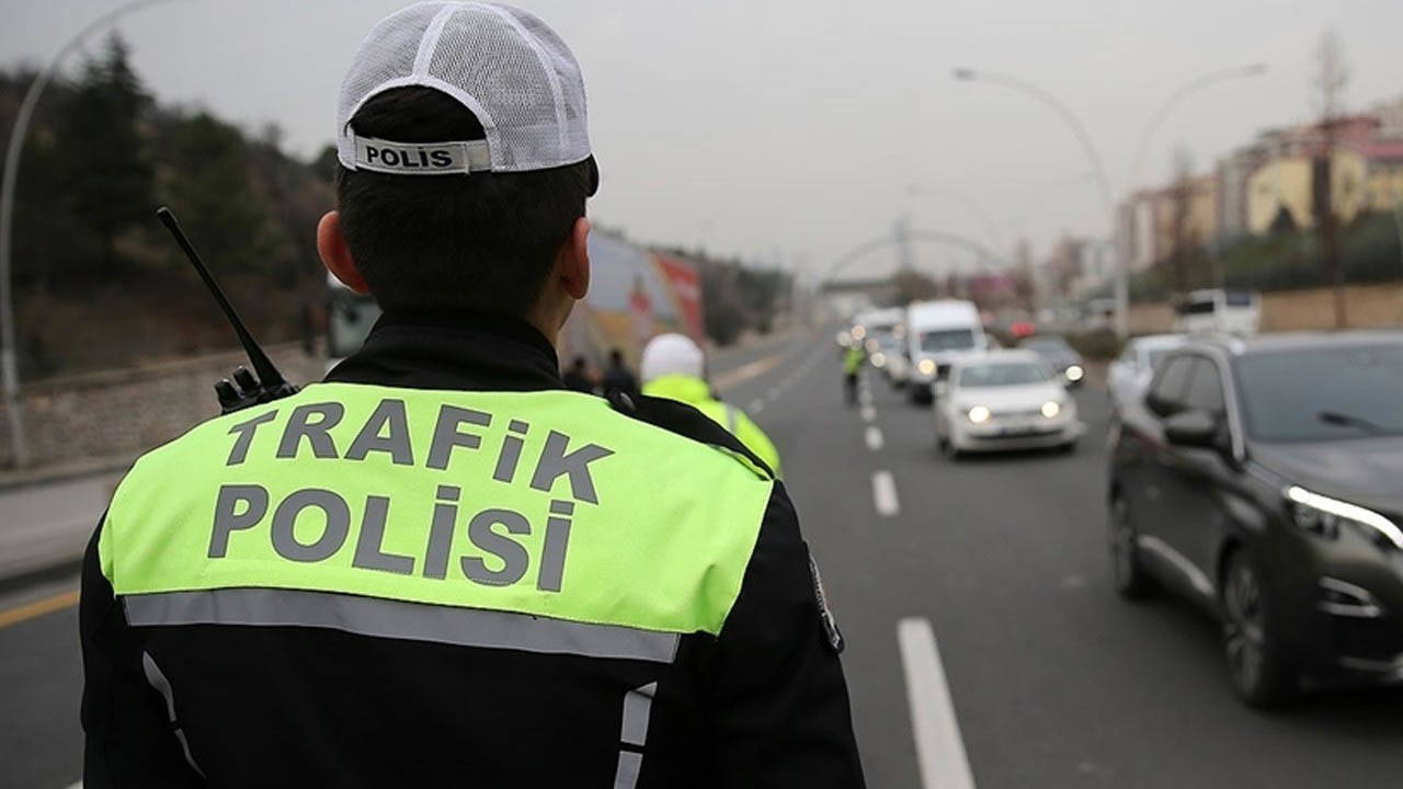 İstanbul'da Şampiyonluk Coşkusu Trafiği Nasıl Etkileyecek? Kapatılan Yollar ve Alternatif Rotalar