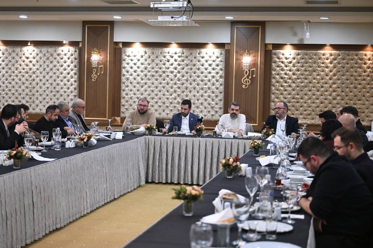 Anahtar Parti Stratejik İletişim ve Medya Ofisi ekibi gazetecilerle bir araya geldi