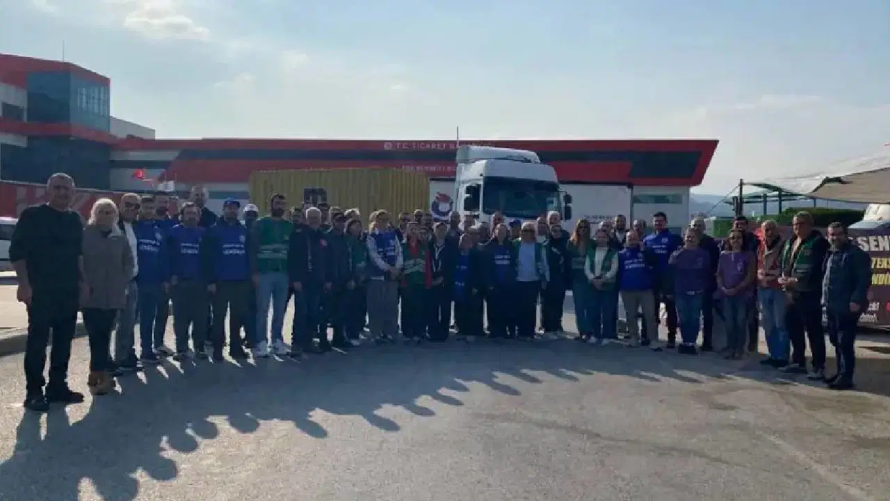 Beyaz önlüklüler 14 Mart öncesi bir araya gelerek isteklerini haykırdı: 'Ölmek istemiyoruz'